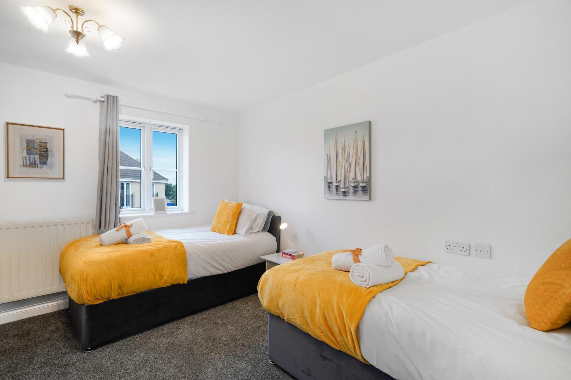 Station & Shops 3Min Walk I Heathrow 15 Mins I X2 Ensuites I Parking X2 Лэнгли-Мэриш Экстерьер фото